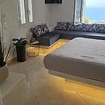 Horizon Sky House With View Pýrgos